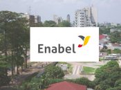 Logo Enabel sur fond Kinshasa
